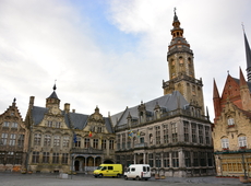 Minister Diependaele investeert ruim 99.000 euro in Stadhuis van Veurne