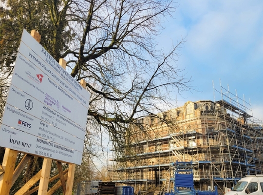 Kasteel Wolvenhof eindelijk in de steigers