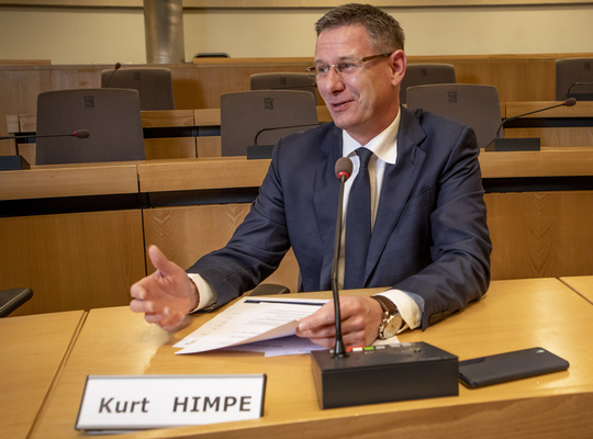 Provincieraadslid Kurt Himpe in provinciehuis Boeverbos